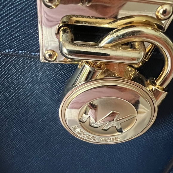 Michael Kors Hamilton Tote - Picture 12 of 16